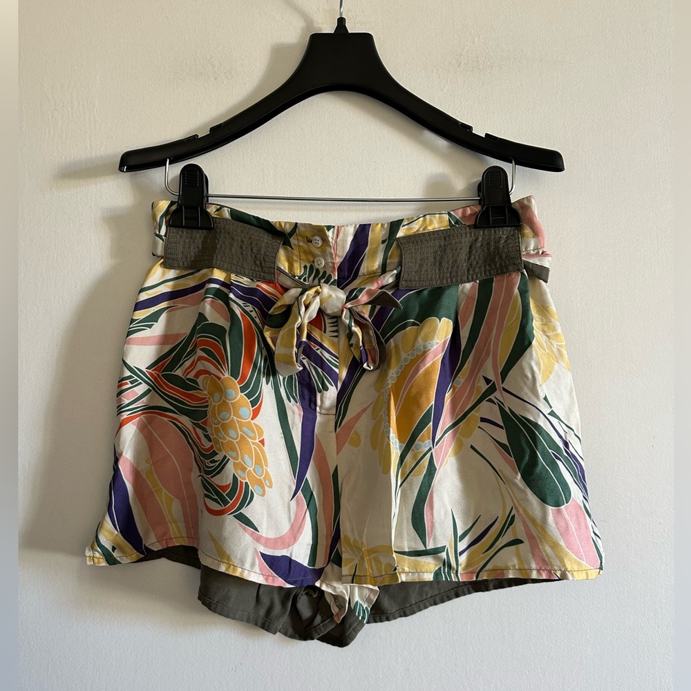 La Prestic Ouiston Designer Silk/Tencel Green Colorful Paperbag Shorts size S - Picture 1 of 8